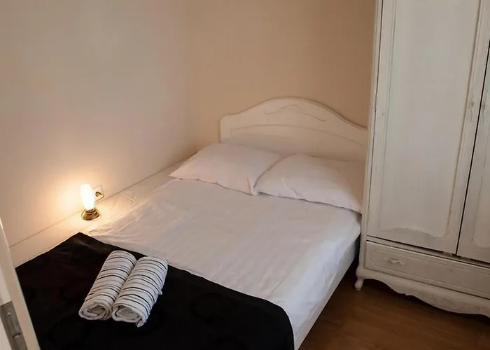 Adriaticum Semesterbostad Nin